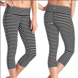 Athleta Black White Stripe Capri Leggings. Medium  A2